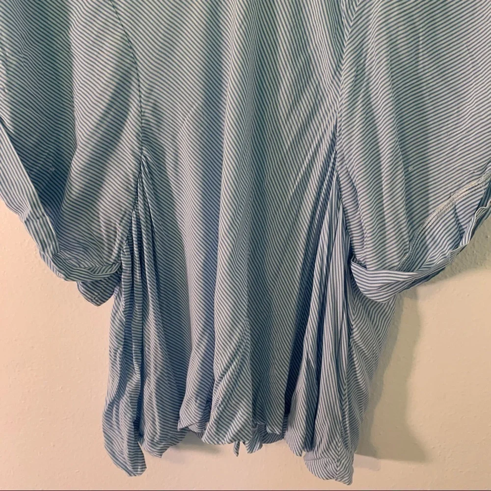 Zara Womens Sz Small Short Puff Sleeve Blouse Light Blue White Stripes Slit Back
